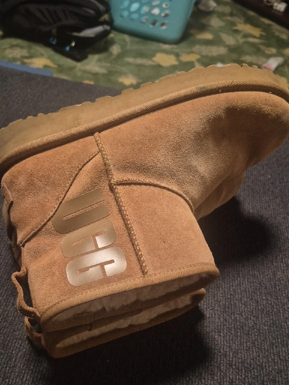 UGG Kids Short Suede Boots in Chestnut